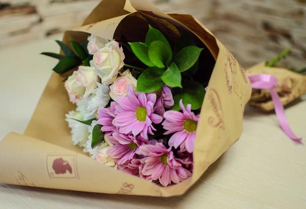 Букет цветов из: Розы и Хризантемы в Мензелинске