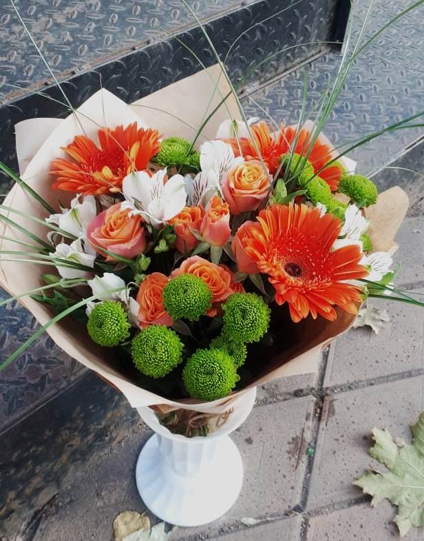 Букет цветов из: Герберы, Хризантемы, Альстромерии и Розы в Мензелинске