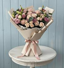 Букет цветов из:  Розы и Лизиантусы в Мензелинске