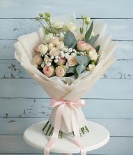 Букет цветов из:  Розы и Лизиантусы в Мензелинске