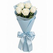 Букет 5 Белых роз Проуд в Мензелинске