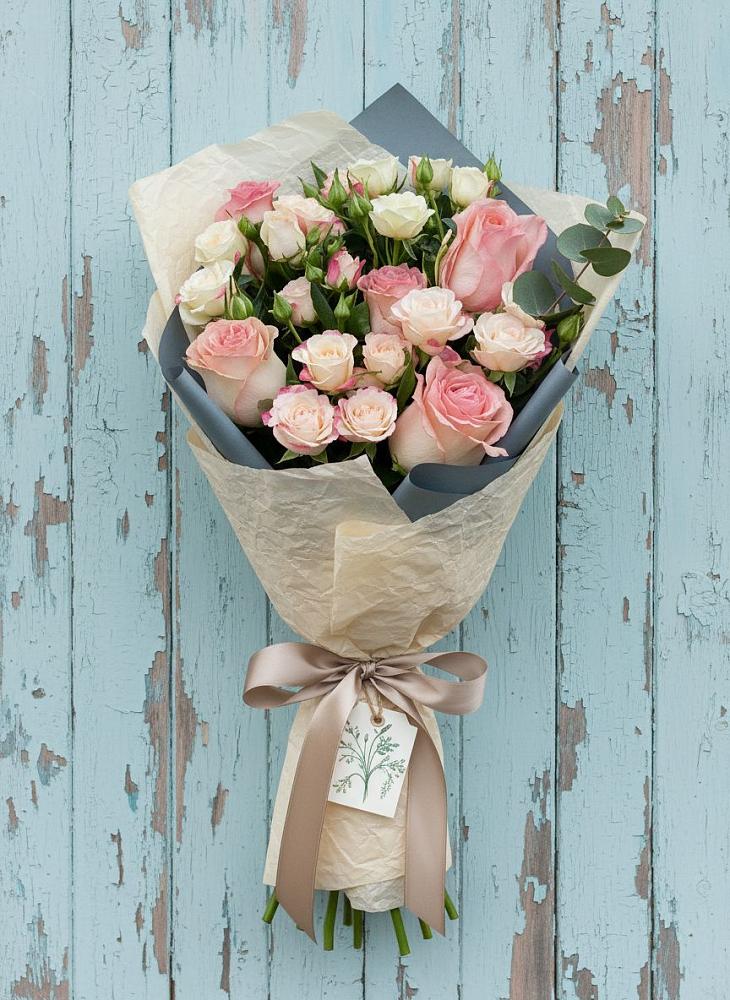 Букет цветов из: Розы в Мензелинске