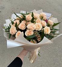 Букет Кремовые розы Латте в Мензелинске