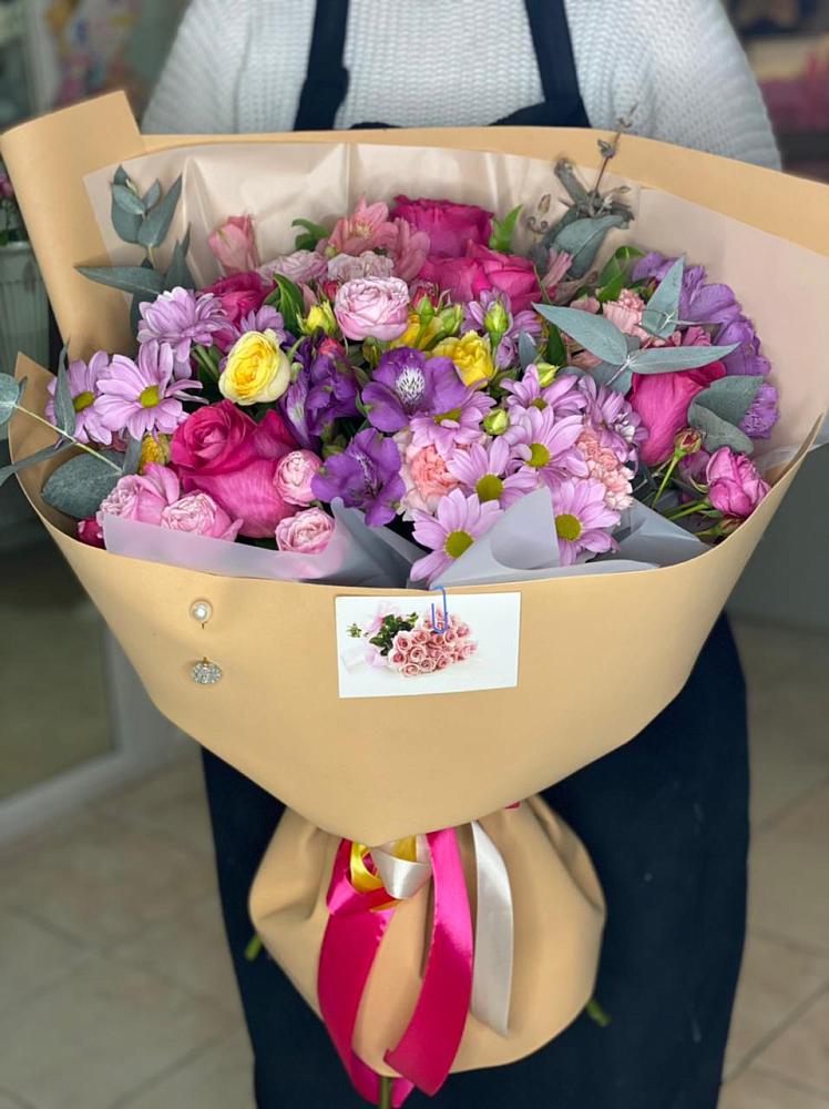 Букет цветов из: Хризантемы, Гвоздики и Альстромерии в Мензелинске