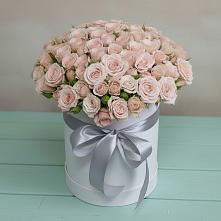 Цветочная композиция из Розы в шляпной коробке в Мензелинске