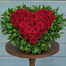 Цветочная композиция из Розы в виде сердца в Мензелинске