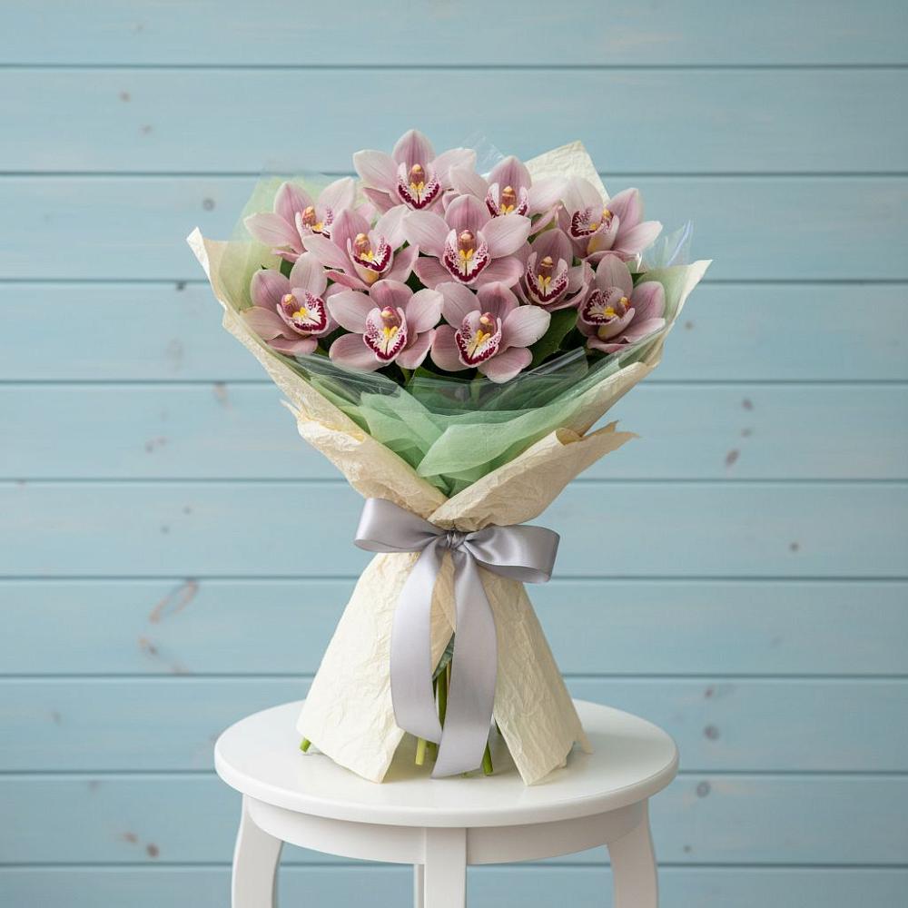 Букет цветов из: Орхидеи и Розы в Мензелинске