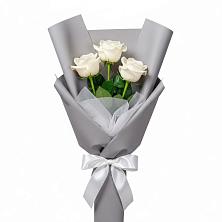 Букет 3 белые розы в Мензелинске