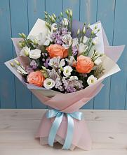 Букет цветов из:  Лизиантусы, Розы, Альстромерии и Гипсофила в Мензелинске