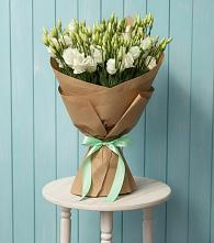 Букет цветов из:  Лизиантусы в Мензелинске