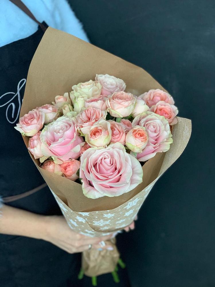 Букет цветов из: Хризантемы и Розы в Мензелинске