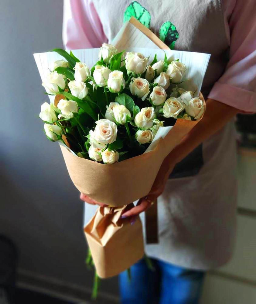 Букет цветов из: Розы в Мензелинске