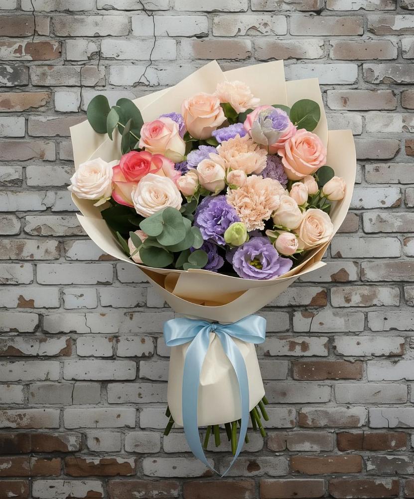 Букет цветов из: Розы, Лизиантусы и Гвоздики в Мензелинске