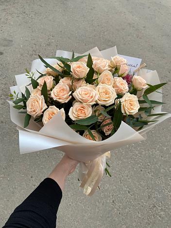 Букет Кремовые розы Латте в Мензелинске