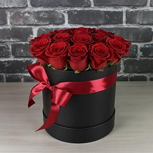 Цветочная композиция из Розы в шляпной коробке в Мензелинске