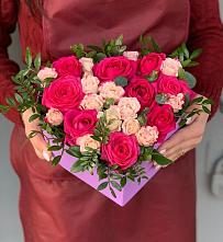 Цветочная композиция из Розы в коробке #REPLACE_PRED# Мензелинске