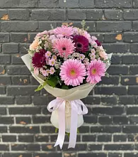 Букет цветов из:  Герберы и Хризантемы #REPLACE_PRED# Мензелинске