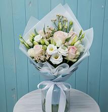 Букет цветов из:  Розы и Лизиантусы в Мензелинске