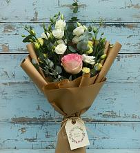 Букет цветов из:  Розы и Лизиантусы в Мензелинске