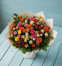 Букет Микс из разноцветных кустовых роз в Мензелинске